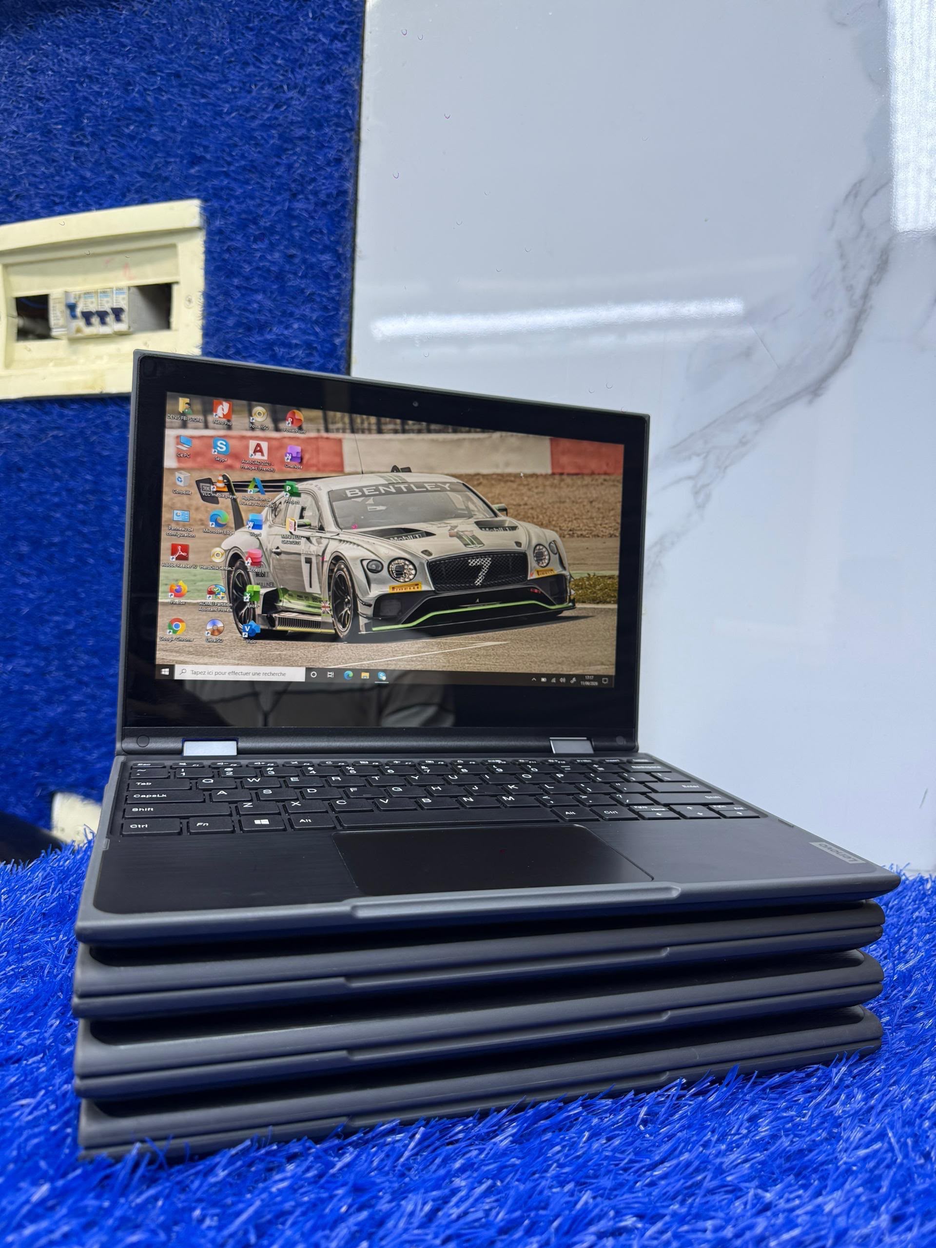 LENOVO Yoga 300e